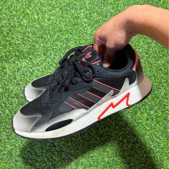 Adidas Cloud Ultra Boost - Picture 3 of 8